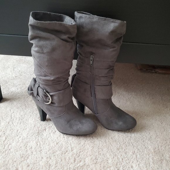 Mid calf heeled boots - Picture 7 of 7